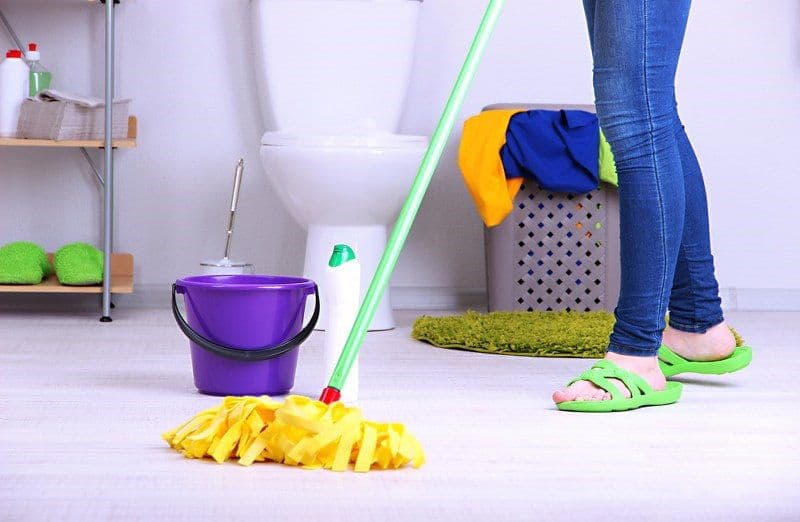 bathroom-cleaner